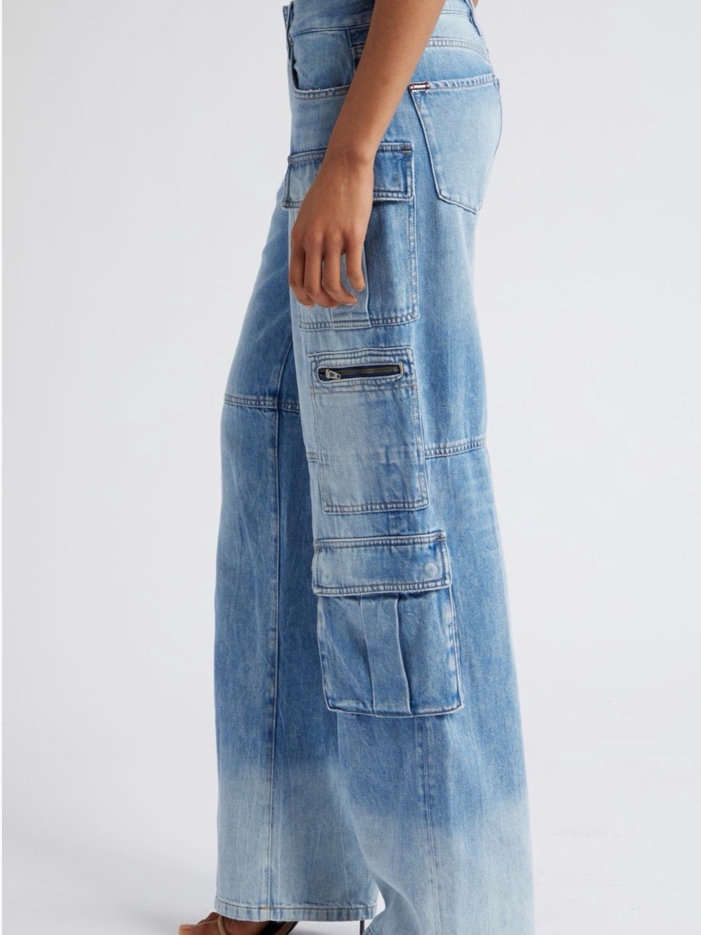 Alice + Olivia Light Blue Cargo Wide-Leg Jeans - Picture 3 of 10